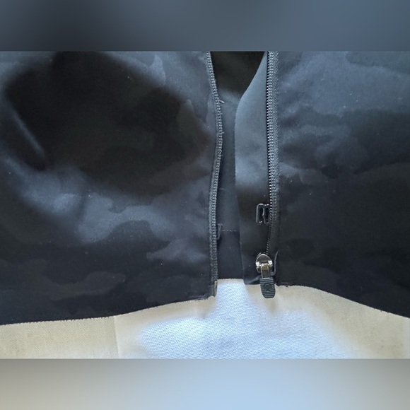 Lululemon Enlite Bra Zip Front High Support 32E and 34DD Camo - Picture 9 of 11